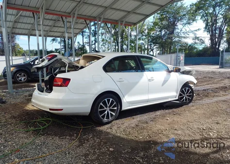 2018 Volkswagen Jetta 1.4T Se/1.4T Wolfsburg Edition z USA, uszkodzony, nr VIN 3VWDB7AJXJM240793